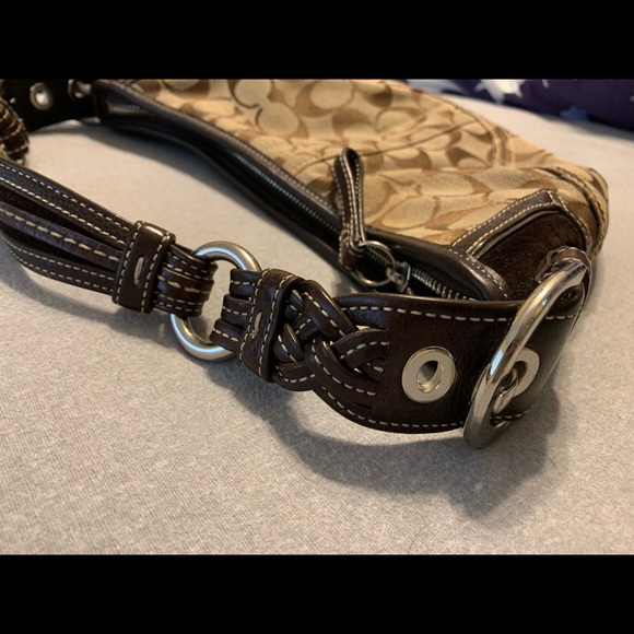 Coach shoulder bag, chocolate brown with Cs - Picture 4 of 5